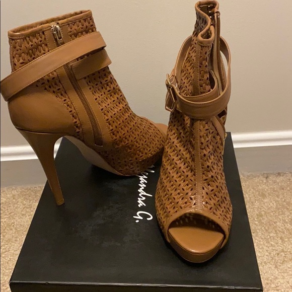 Alejandra G. Sz 10 Grace - Picture 1 of 3